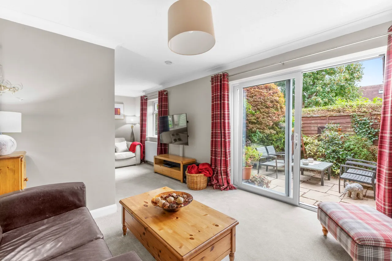 Yolsum Close, Haddenham, HP17, photo 5