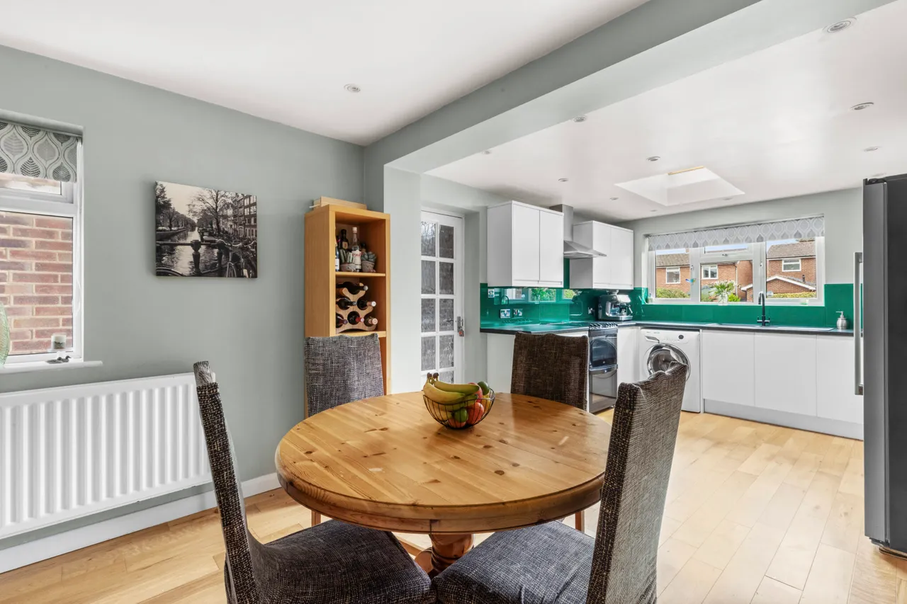Yolsum Close, Haddenham, HP17, photo 3