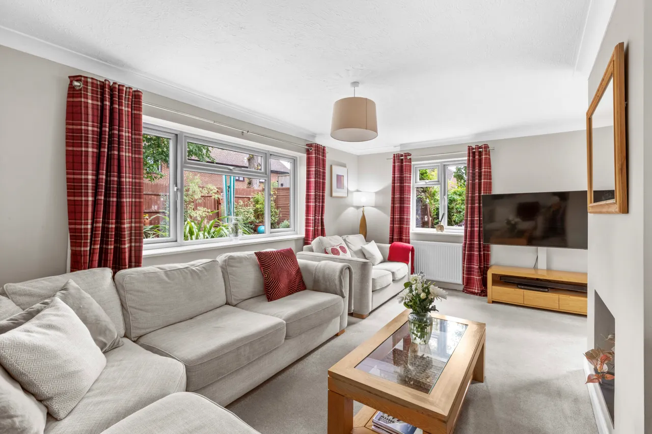 Yolsum Close, Haddenham, HP17, photo 13