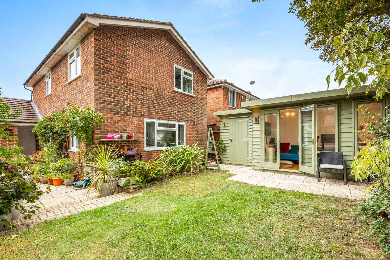 Yolsum Close, Haddenham, HP17, photo 4