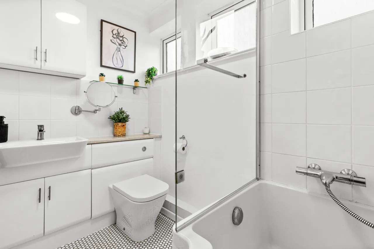 Yolsum Close, Haddenham, HP17, photo 9