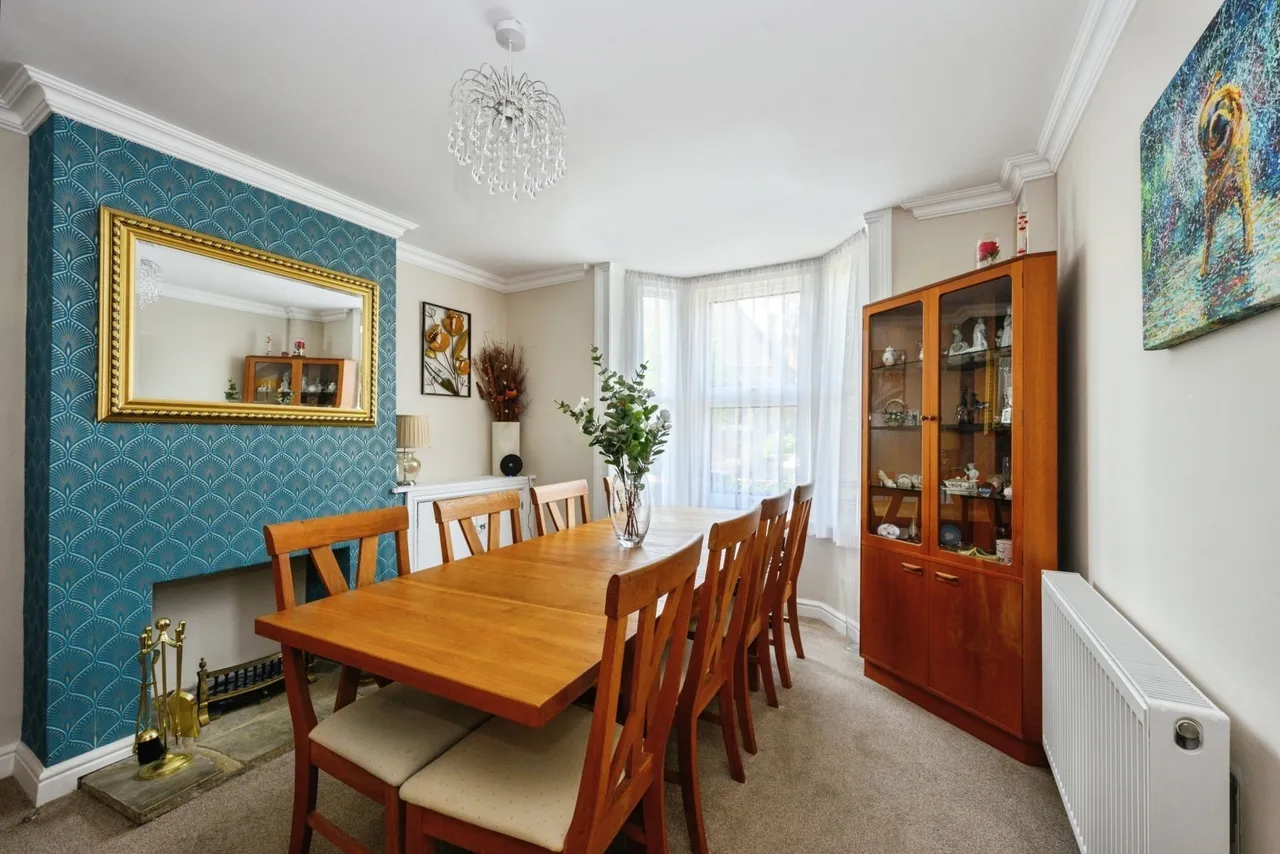 Epsom Road, Leatherhead, KT22, photo 4