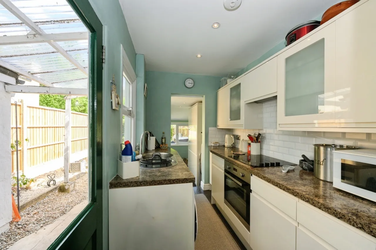 Epsom Road, Leatherhead, KT22, photo 10