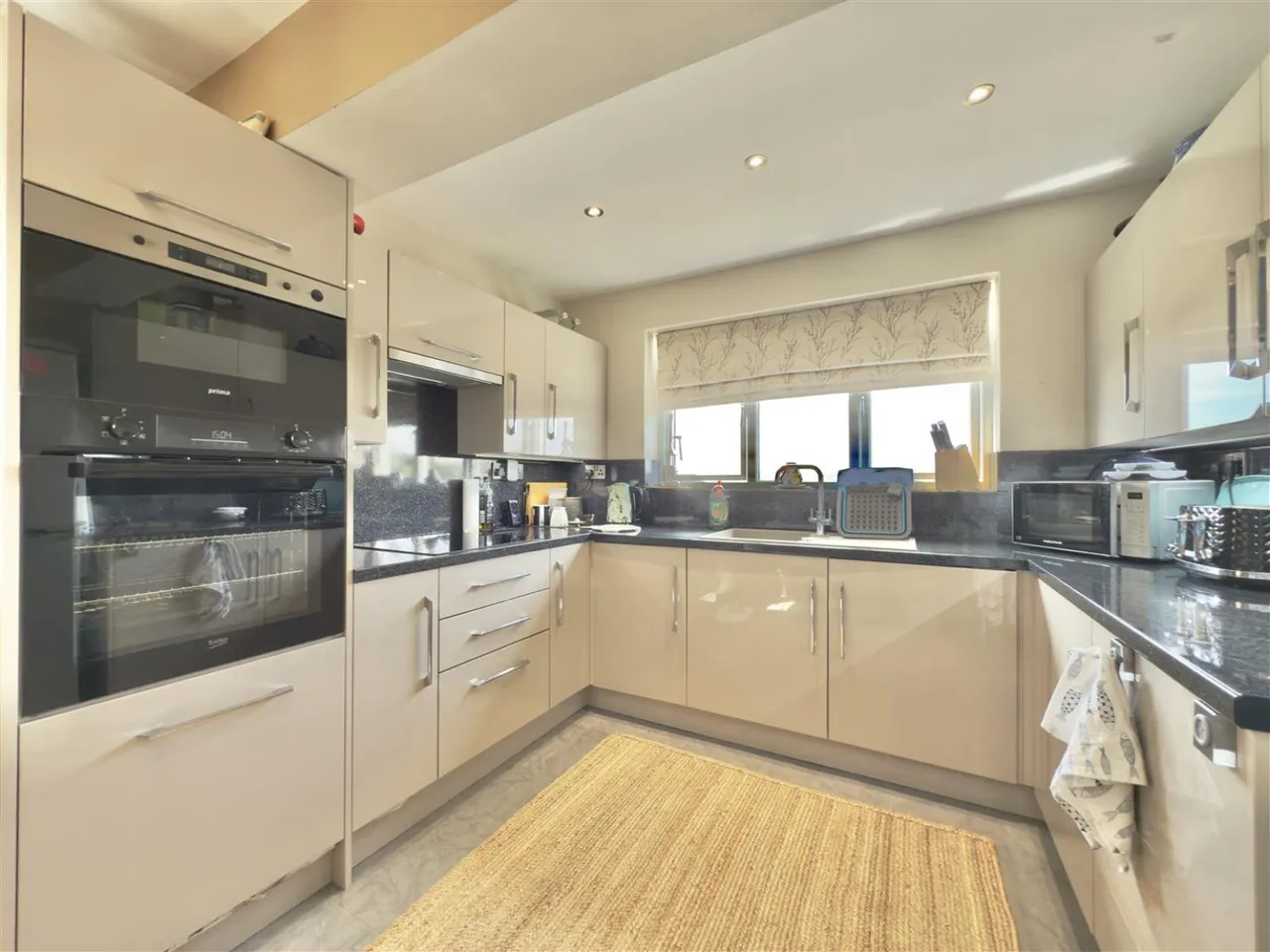 Moorside Close, Mapplewell, S75, photo 4