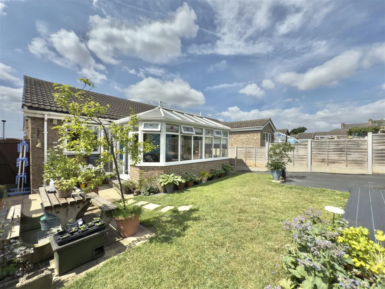 3 bed house for sale, Moorside Close, Mapplewell, S75