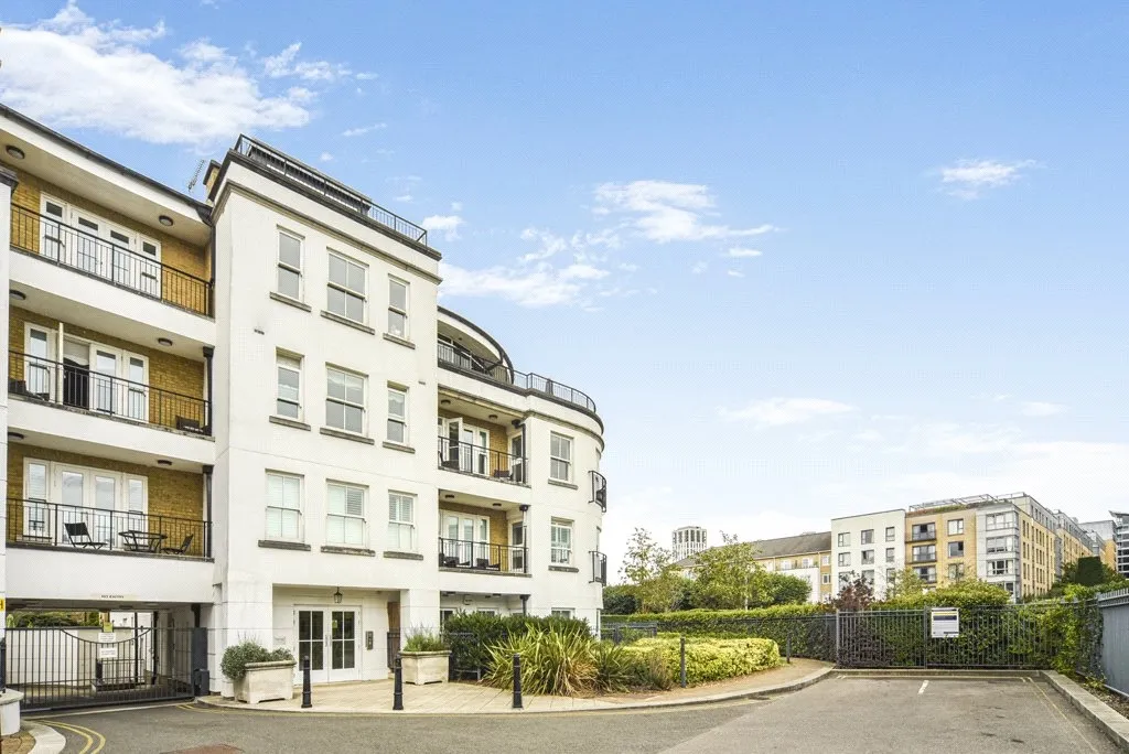 3 bed flat for sale, Imperial Crescent, Imperial Wharf, SW6