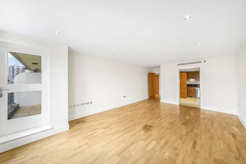 Imperial Crescent, Imperial Wharf, SW6, photo 9