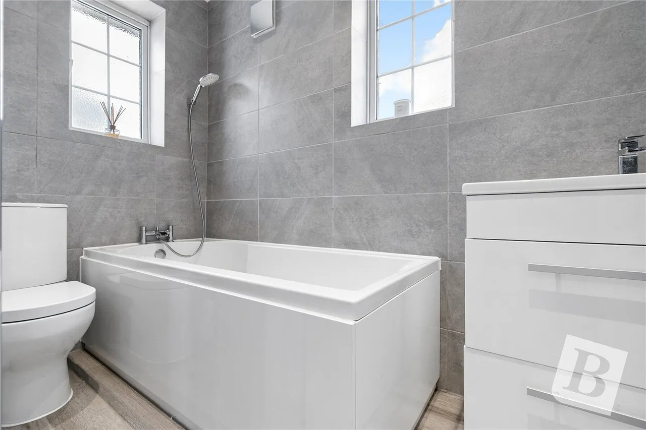 Lancaster Drive, Hornchurch, RM12, photo 11