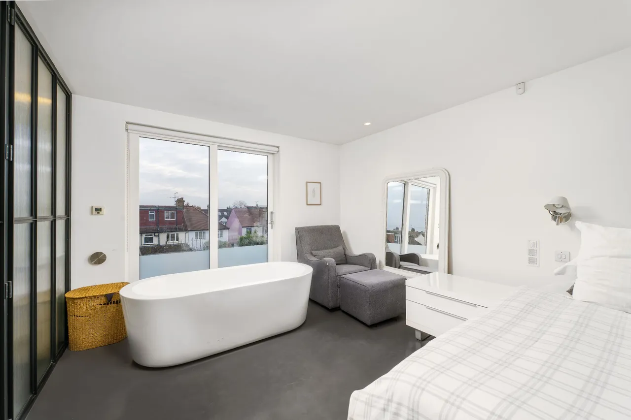 Whitmore Gardens, NW10, photo 11