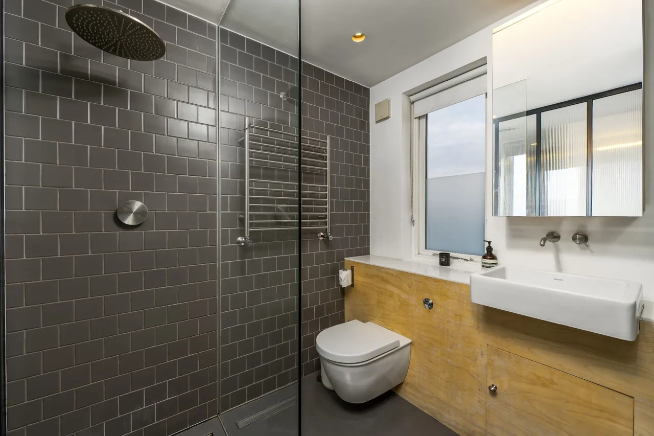 Whitmore Gardens, NW10, photo 17
