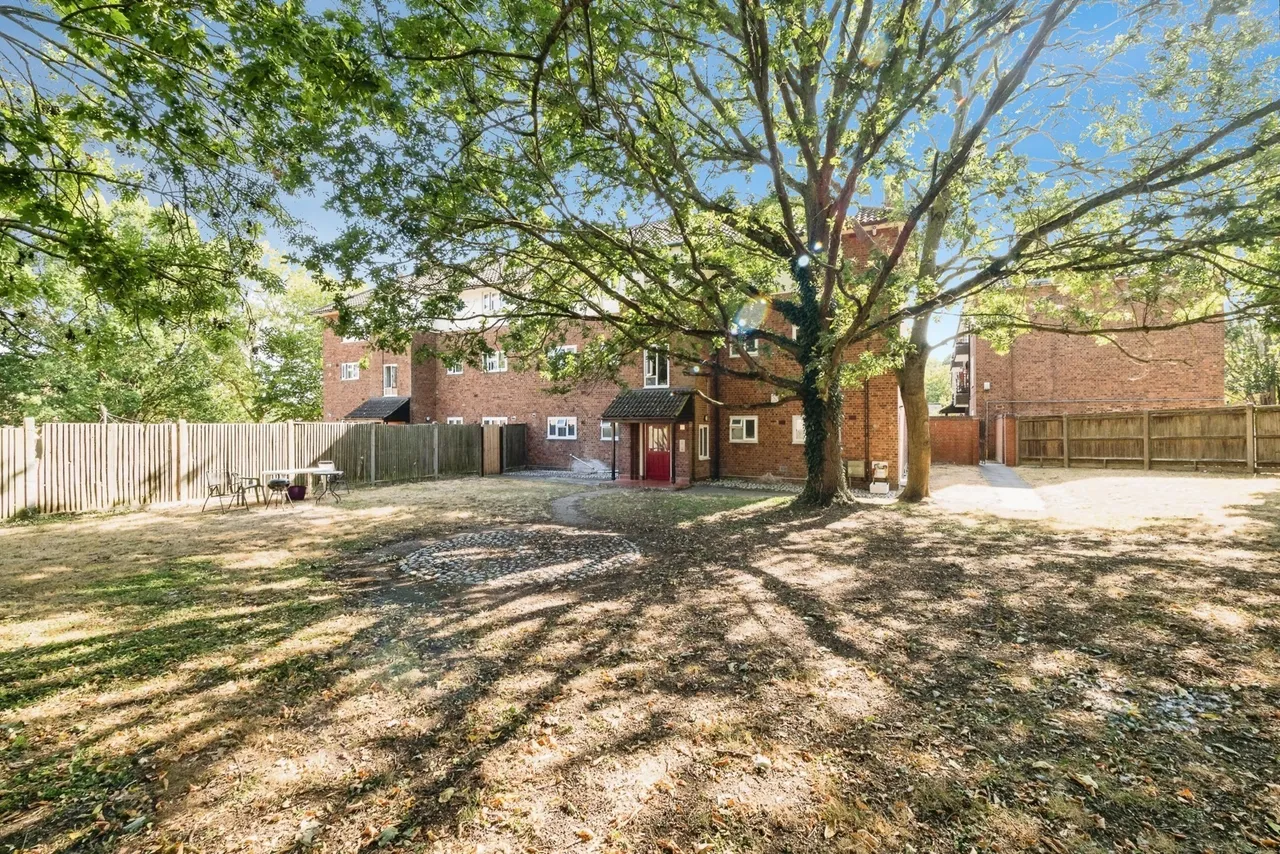 1 bed flat for sale — Corran Way, South Ockendon, Essex, RM15