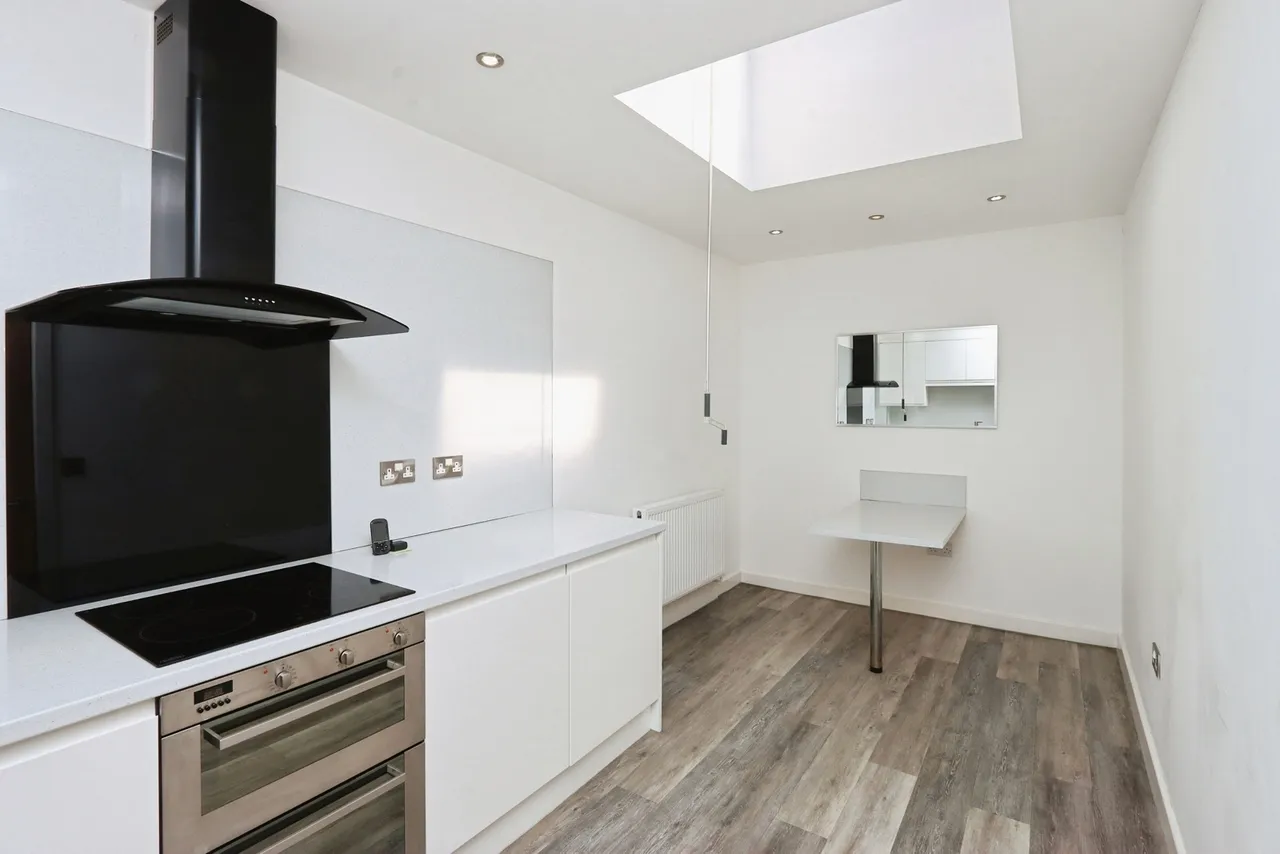 Albert Road, Sheffield, S8, photo 8