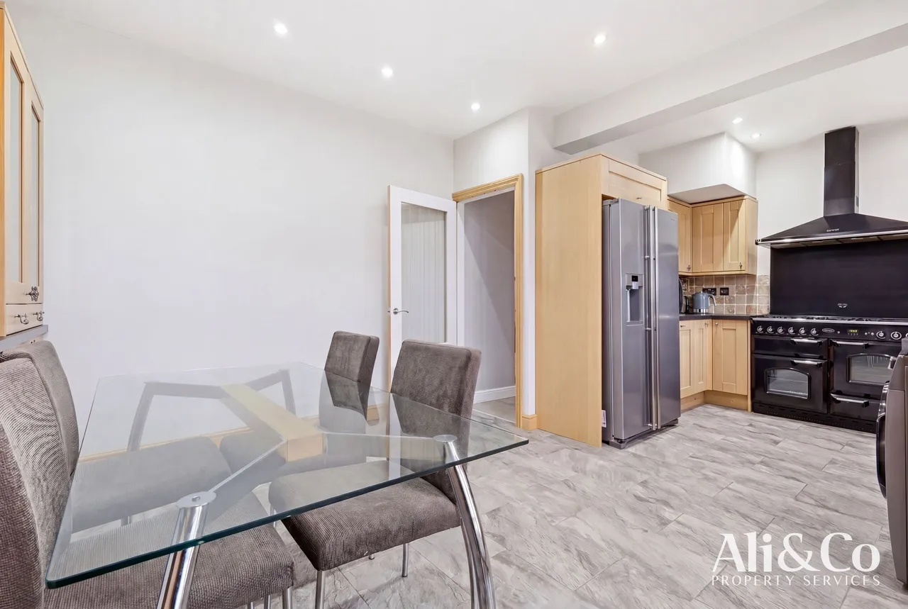 Lenmore Avenue, Grays, Essex, RM17 5NY, photo 3