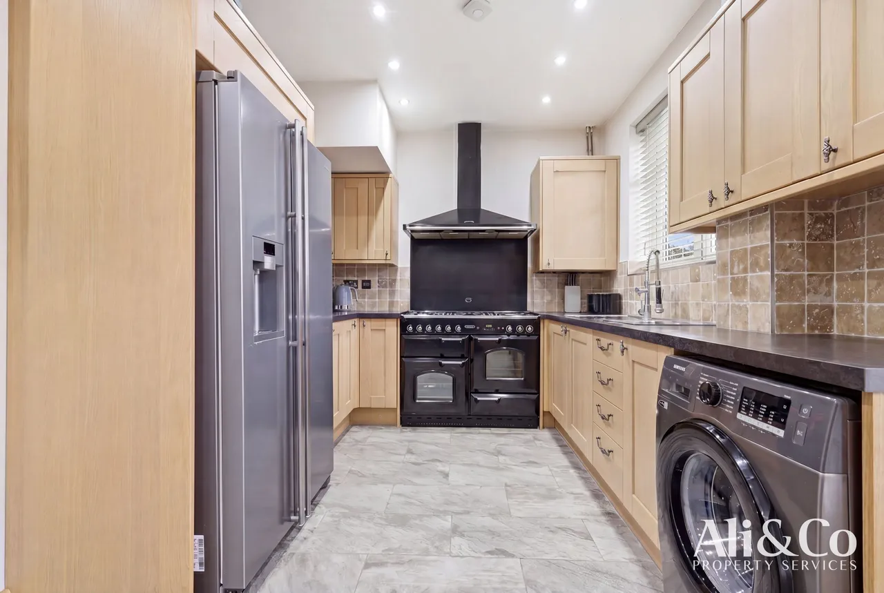 Lenmore Avenue, Grays, Essex, RM17 5NY, photo 6