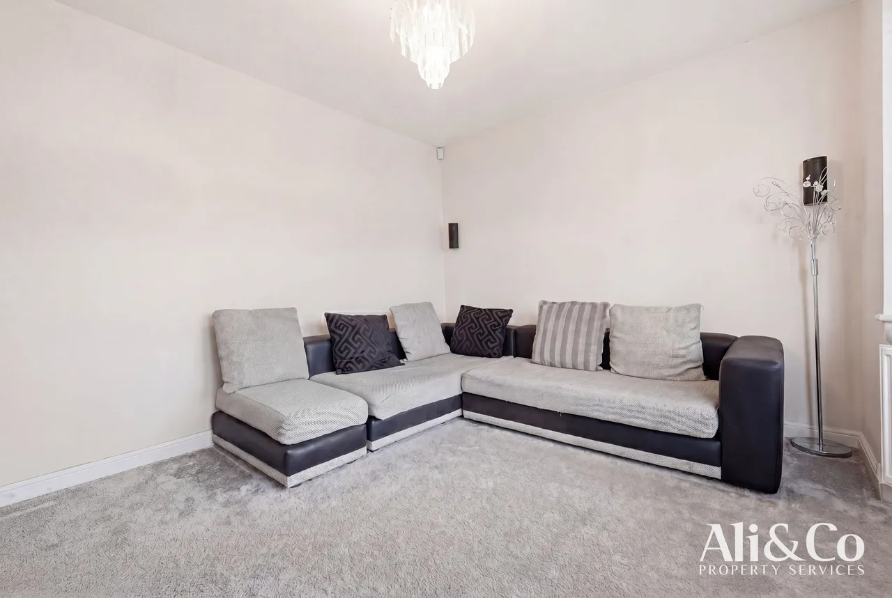 Lenmore Avenue, Grays, Essex, RM17 5NY, photo 4