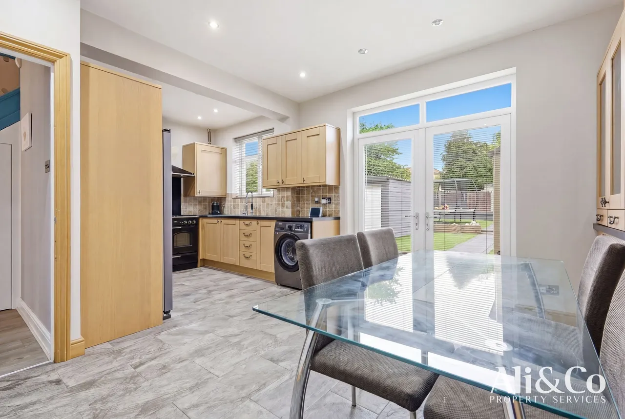 Lenmore Avenue, Grays, Essex, RM17 5NY, photo 7