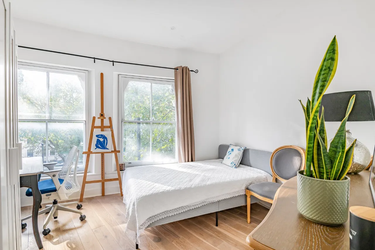 Farringdon Road, London, EC1R, photo 5