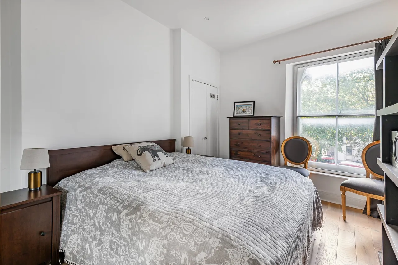Farringdon Road, London, EC1R, photo 3