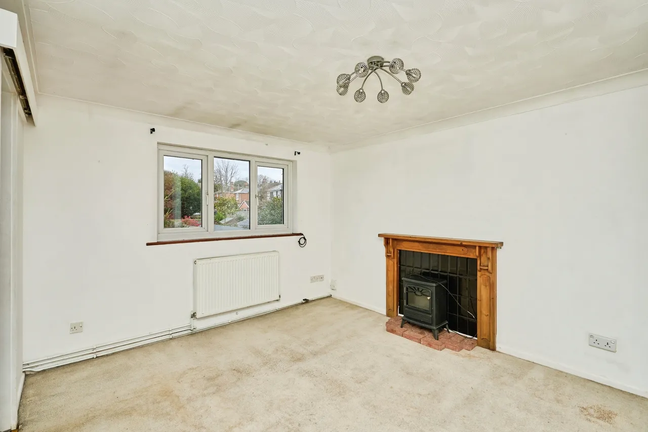 Downsview Gardens, Wootton Bridge, Ryde, photo 8