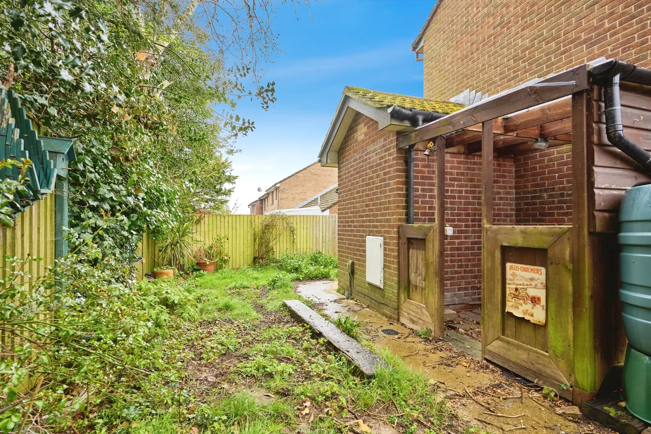 Downsview Gardens, Wootton Bridge, Ryde, photo 3
