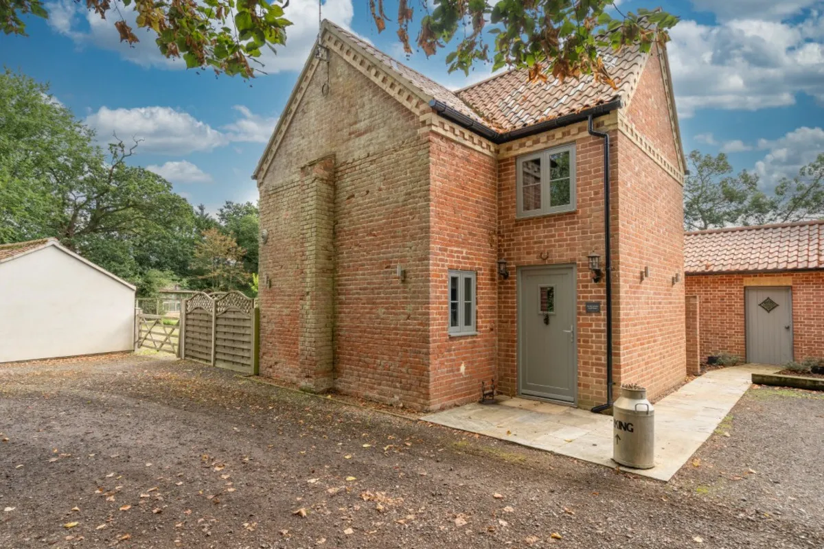 Church Road, Ashby St. Mary, NR14, photo 23