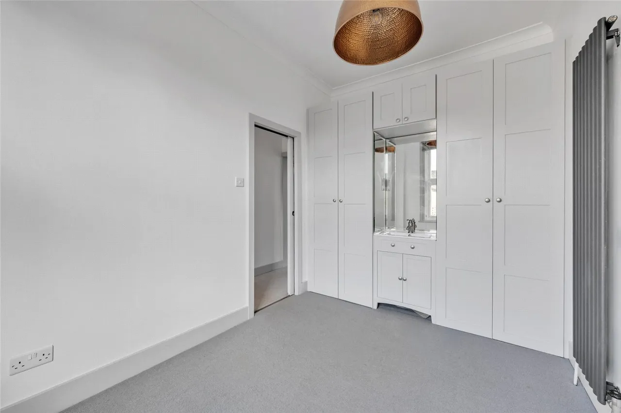 Agincourt Road, London, NW3, photo 2