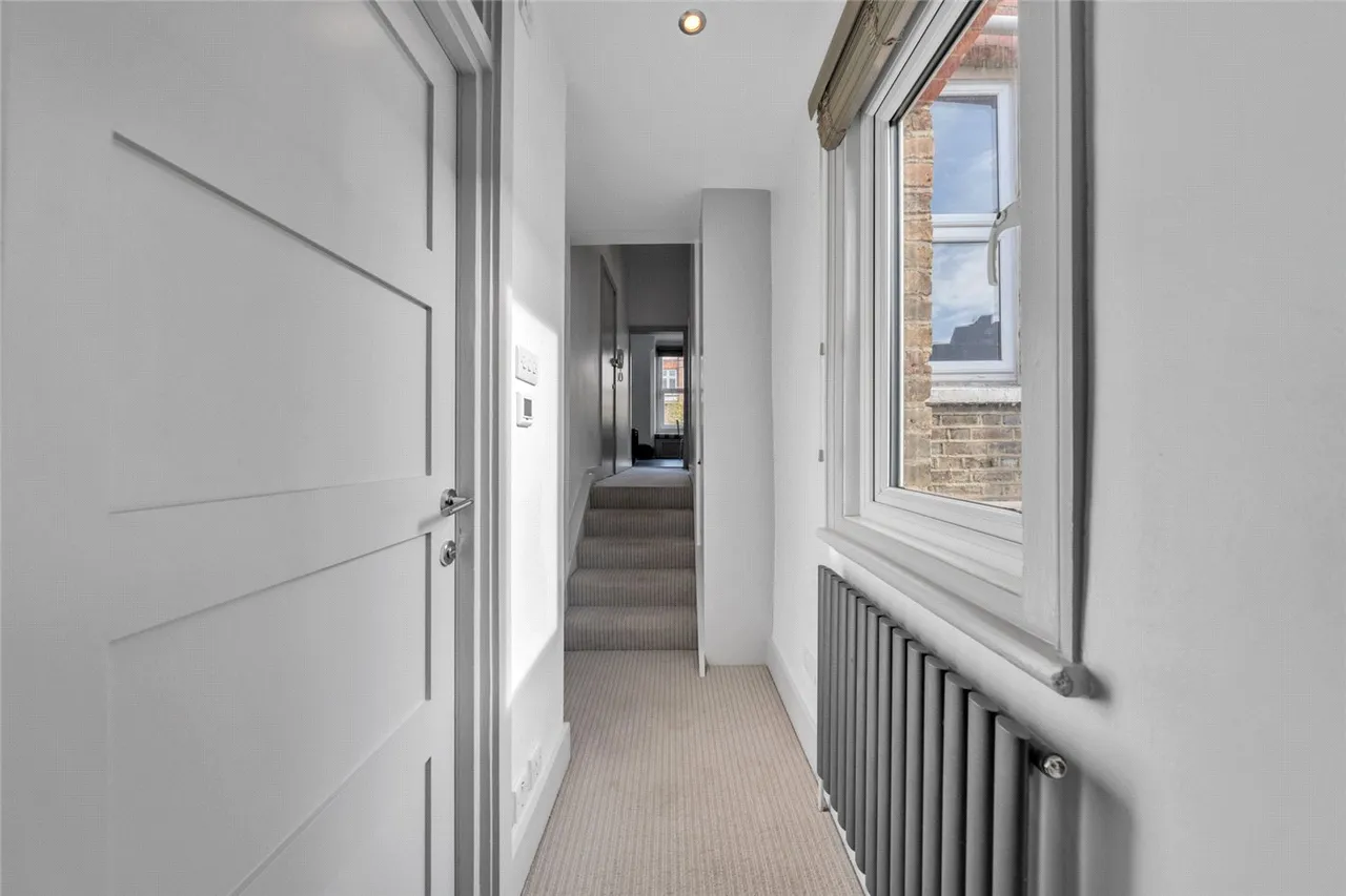 Agincourt Road, London, NW3, photo 6