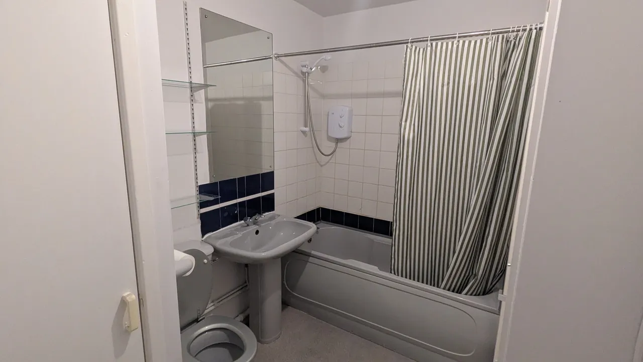 Lees Hall Crescent, Fallowfield M14, photo 7