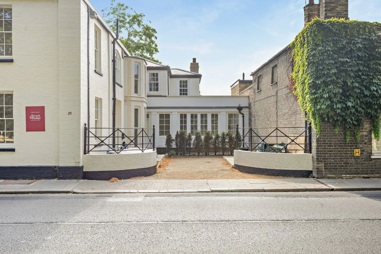 4 bed property for sale — Emmanuel Road, Cambridge, Cambridgeshire, CB1 1JW
