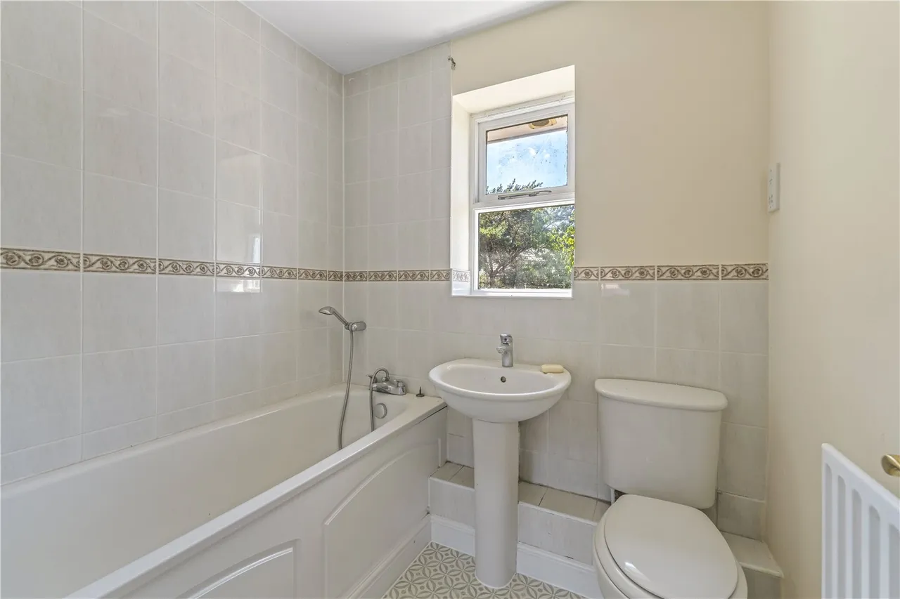 Nursery Gardens, Hampton, TW12 3ES, photo 7