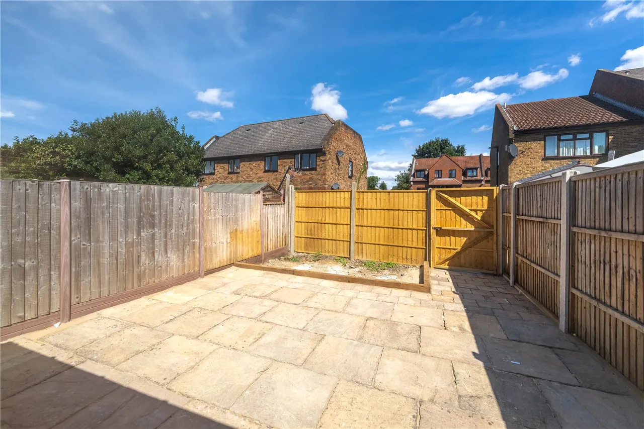 Nursery Gardens, Hampton, TW12 3ES, photo 9