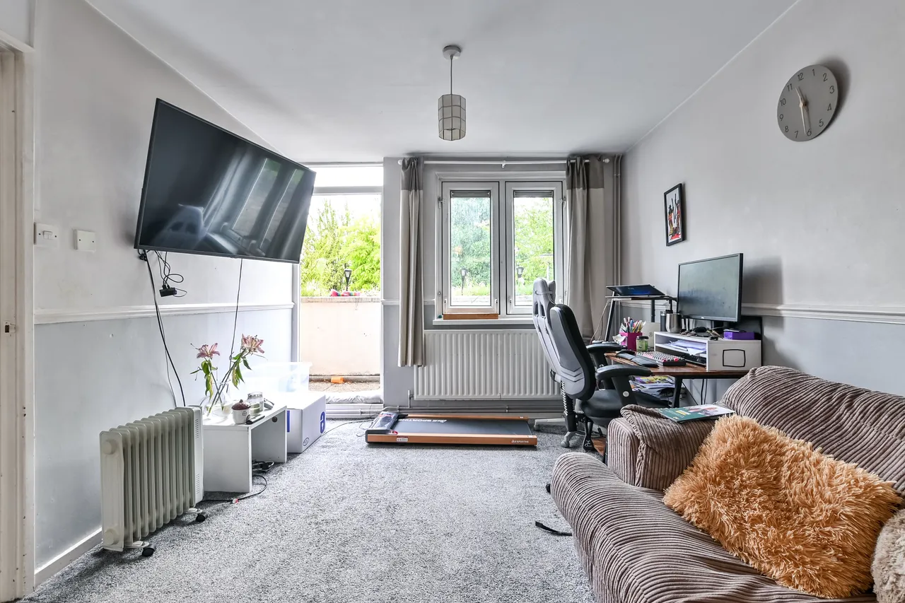 2 bed flat to rent, London, N7