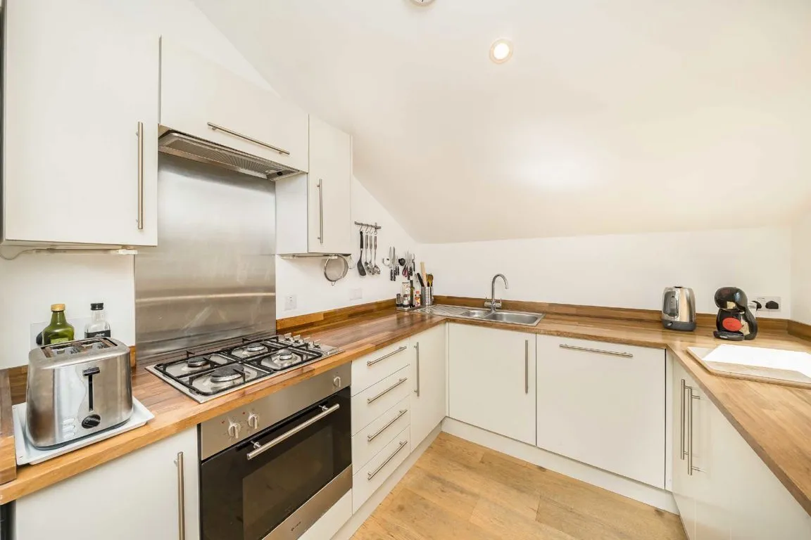 Midmoor Road, SW12, photo 3