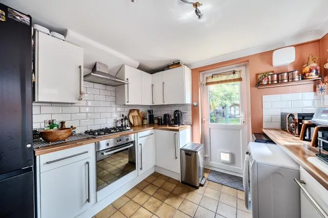 Frailey Hill, Woking, GU22, photo 2