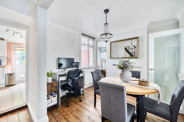 Frailey Hill, Woking, GU22, photo 4