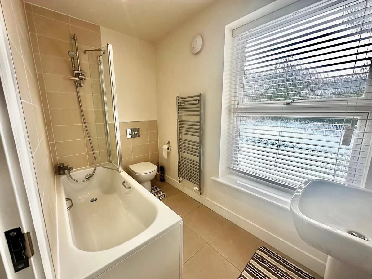 Connaught Court, HG1, photo 12