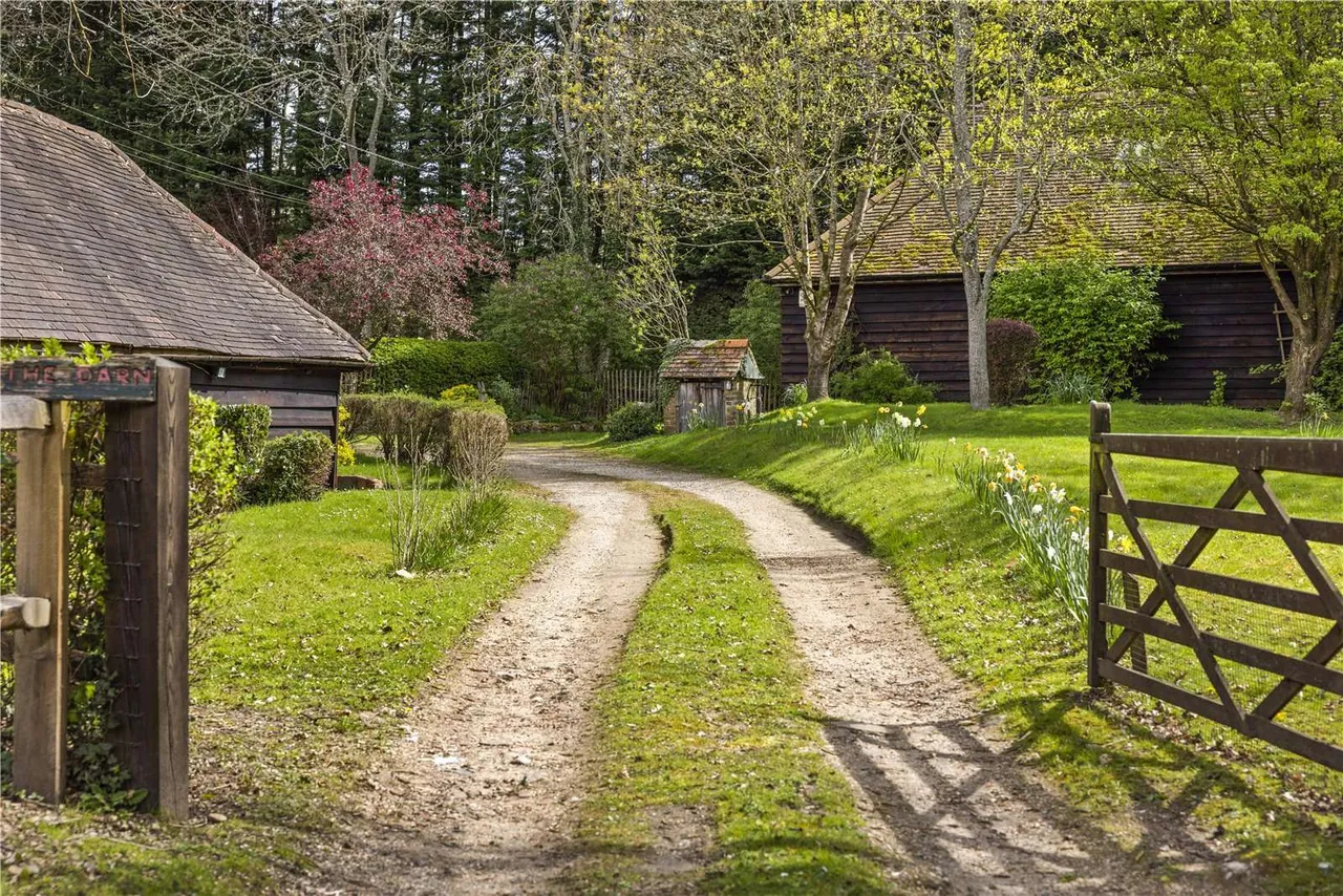 Standford Lane, Headley, Bordon, Hampshire, GU35 8RH, photo 3