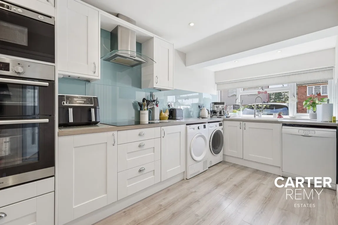 Cherry Tree Close, Grays, RM17 6JA, photo 2