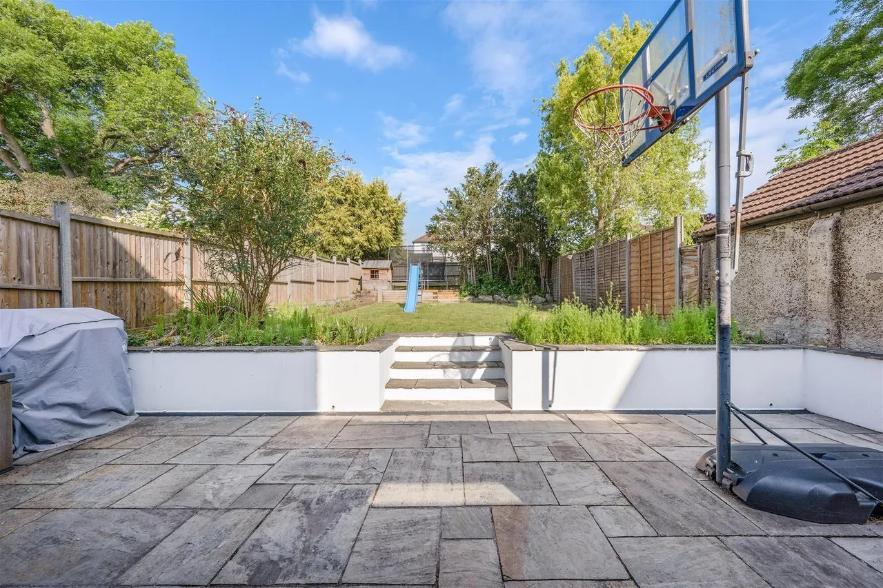 Alexandra Drive, Surbiton KT5 9AD, photo 10