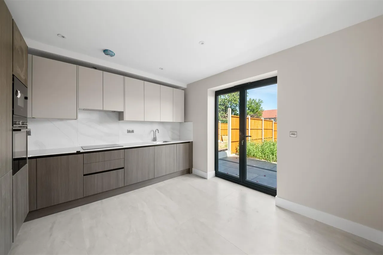 Field Road, Feltham, photo 6