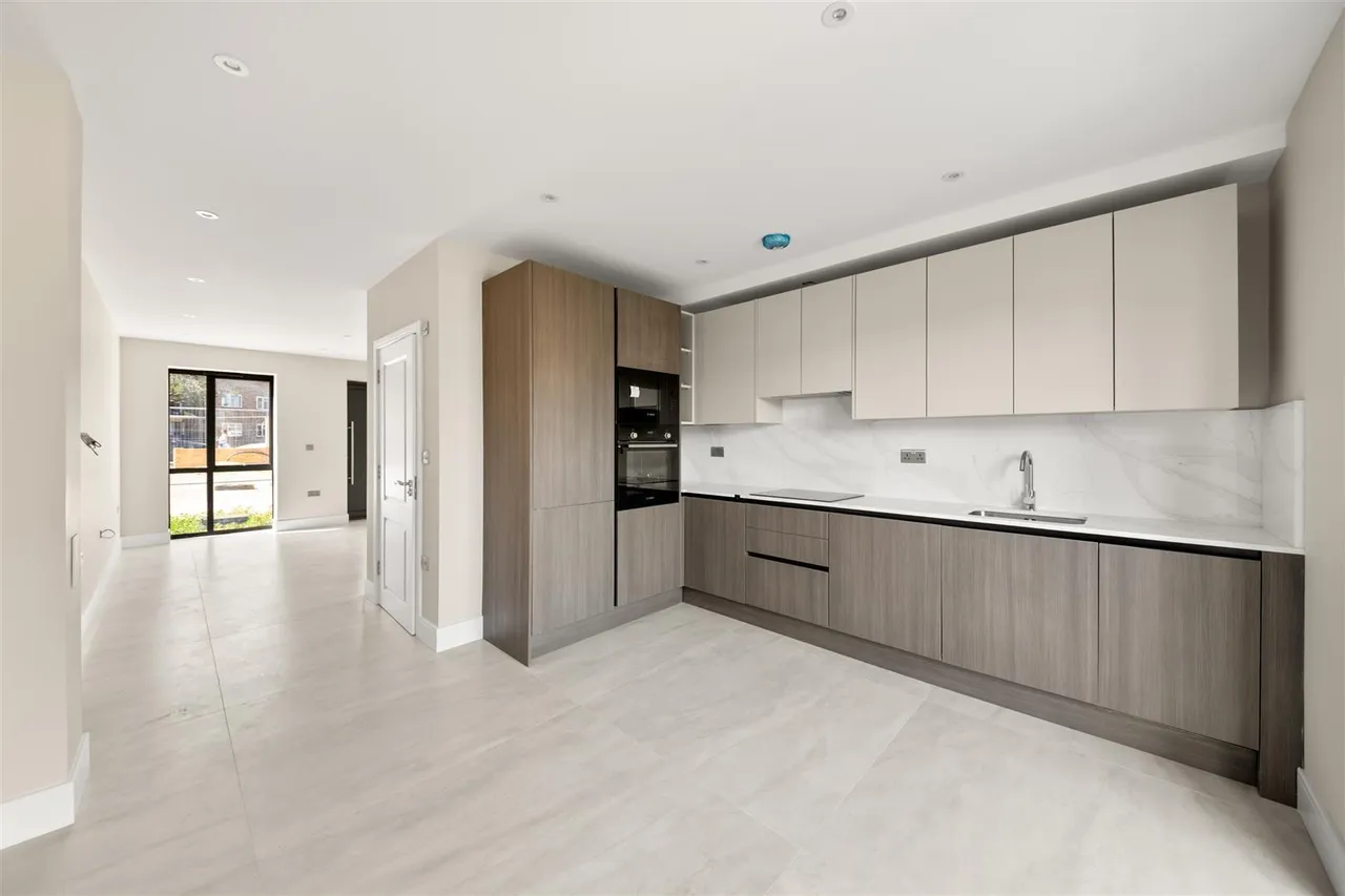 Field Road, Feltham, photo 7