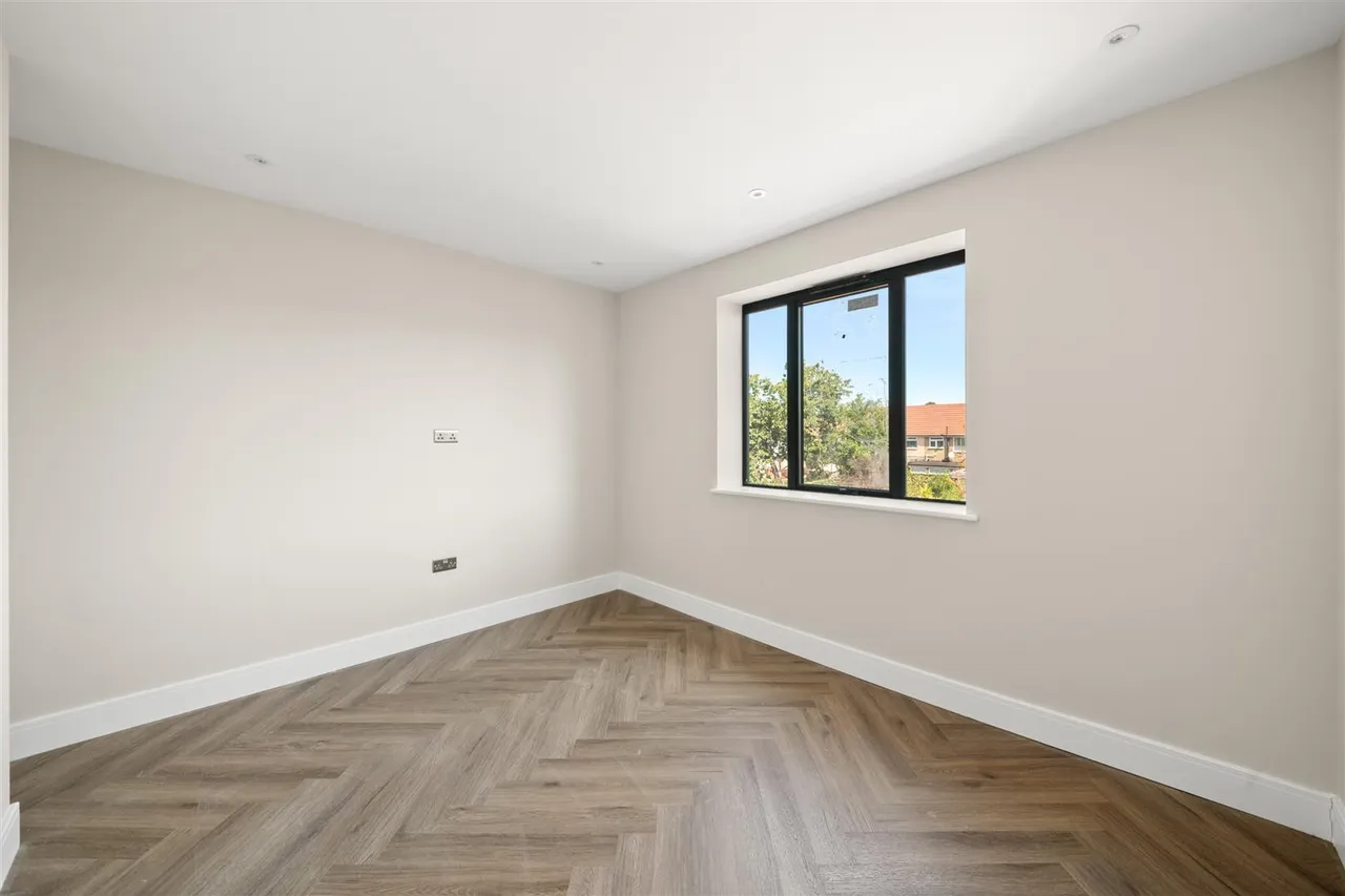 Field Road, Feltham, photo 3