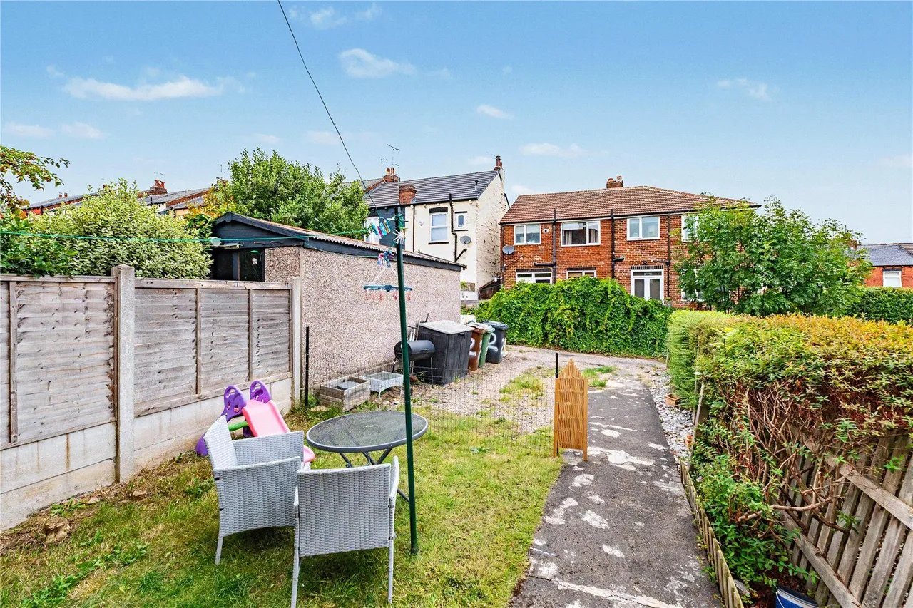 Springfield Walk, Horsforth, LS18, photo 7