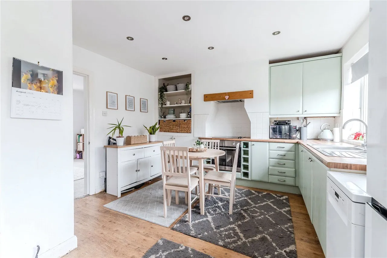 Springfield Walk, Horsforth, LS18, photo 4