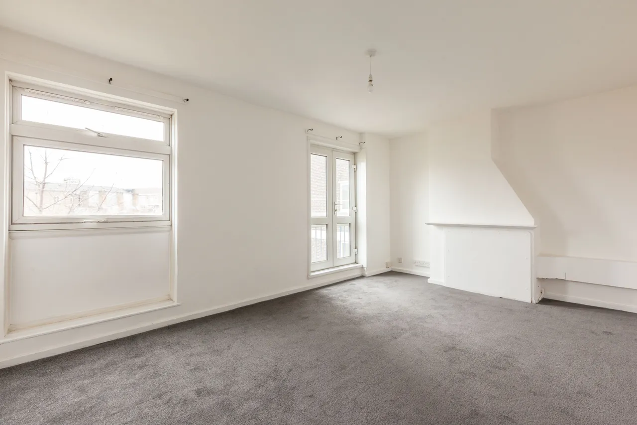 3 bed flat for sale — 16 Gale Street, London