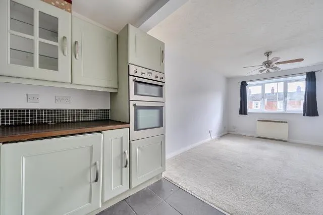 Willow Road, Aylesbury, HP19, photo 5