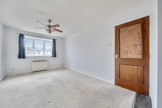 Willow Road, Aylesbury, HP19, photo 12