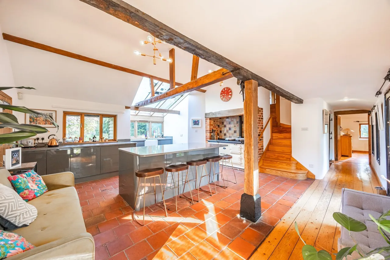 Impeccable Barn Conversion on Approx, photo 5
