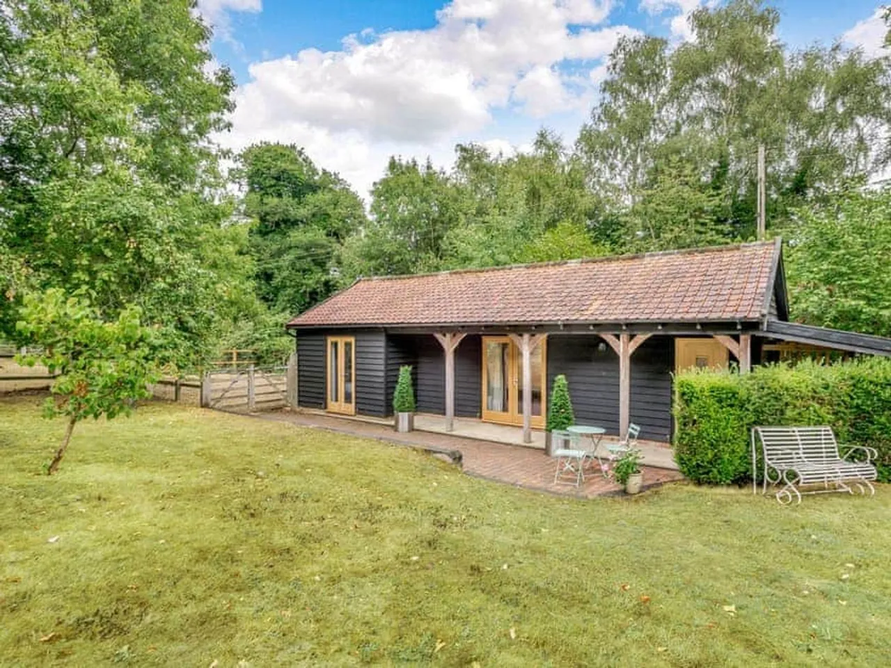 Impeccable Barn Conversion on Approx, photo 22