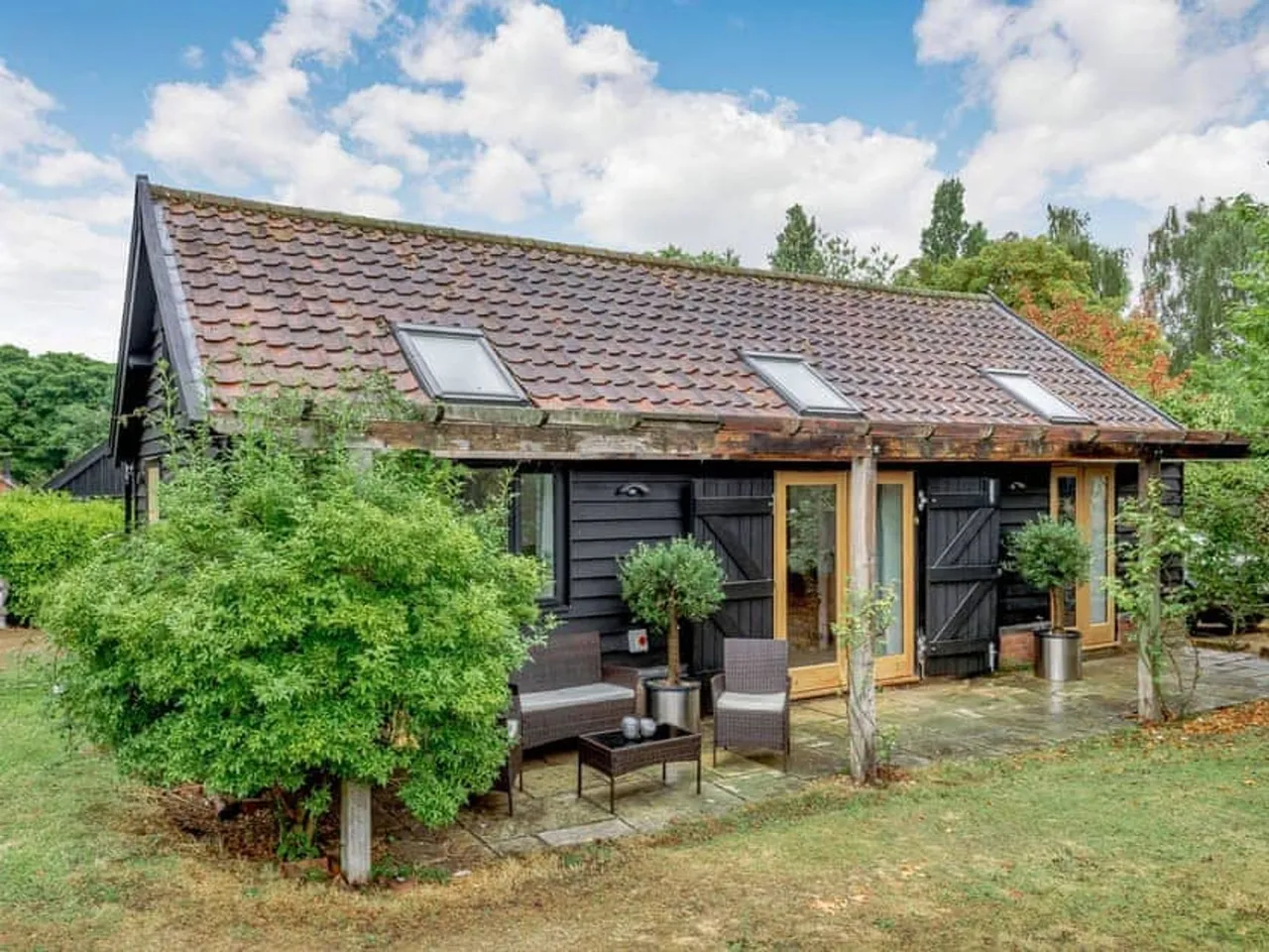 Impeccable Barn Conversion on Approx, photo 19